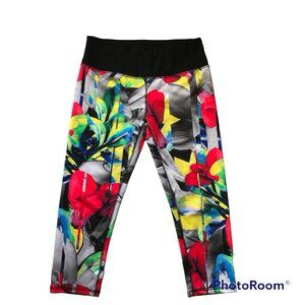 RBX Women’s Athletic Wear. Capri-length leggings. Size M. Activewear.